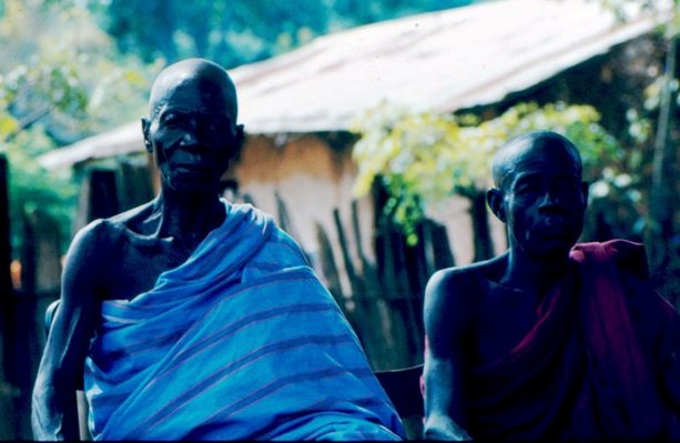 Les deux chefs du village, Kwame Yeboua et Kwame Amorofi